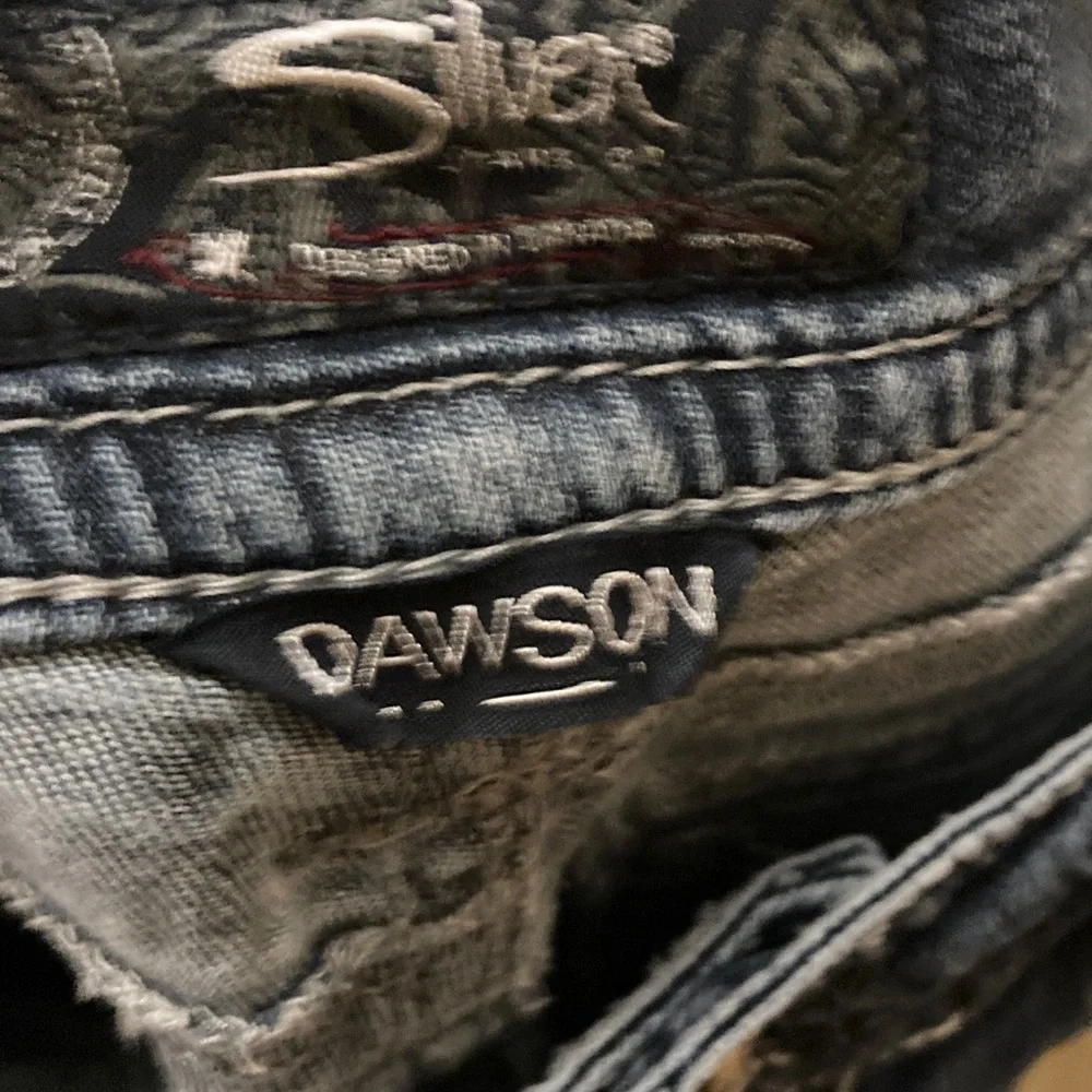 Silver Women's‎ Blue Jeans with Embellished Pockets 26